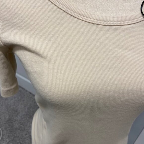 2/$20 Ready to Wear H&M Basics Ribbed Cream Shirt - Size Large - Picture 3 of 5